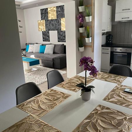 Gabrielle2 apartman Debrecen Esterno foto