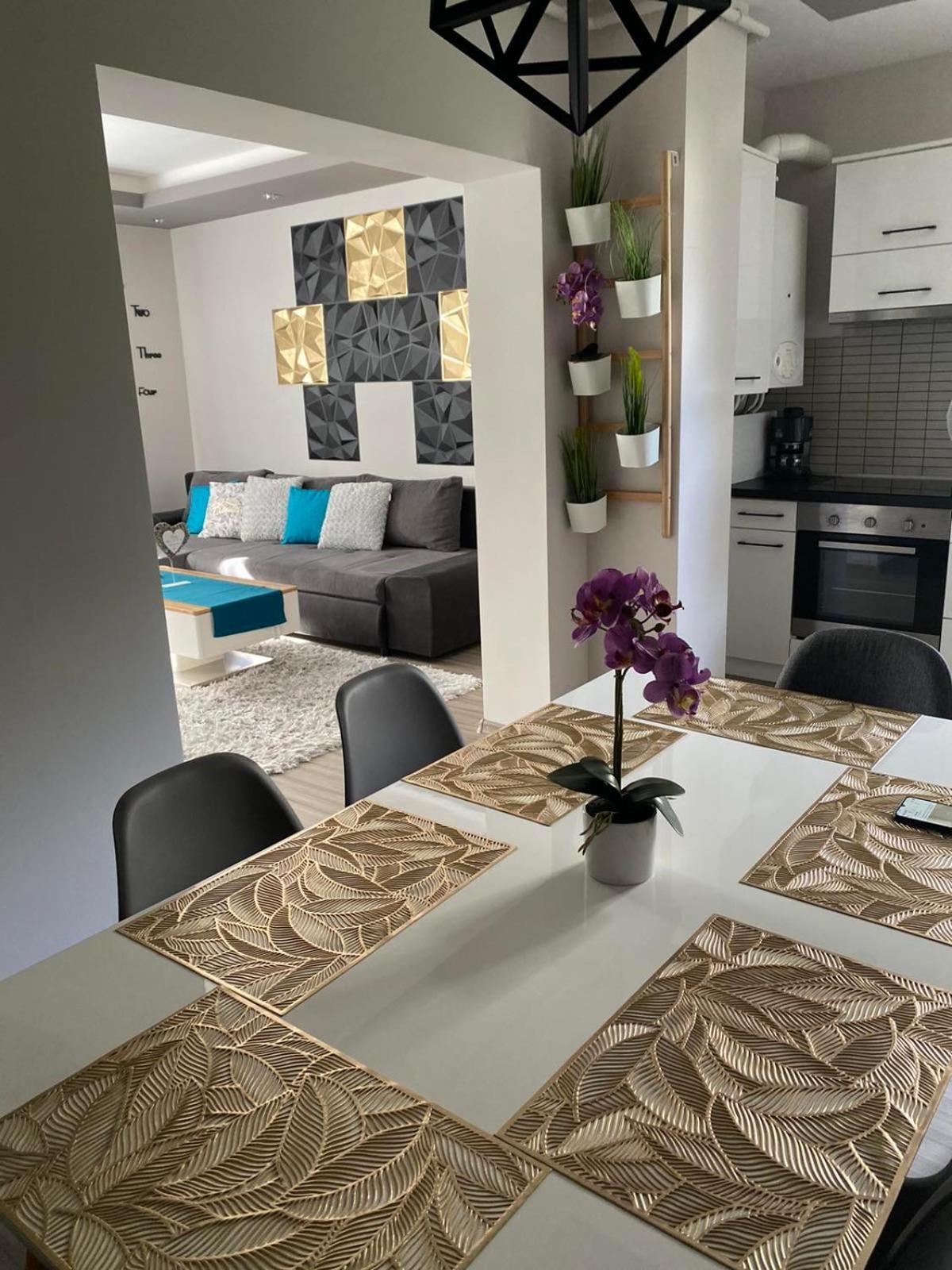 Gabrielle2 apartman Debrecen Esterno foto